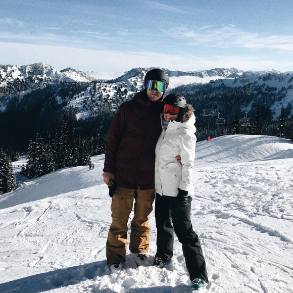 Meet your Posher, Stacy - Picture 3 of 5